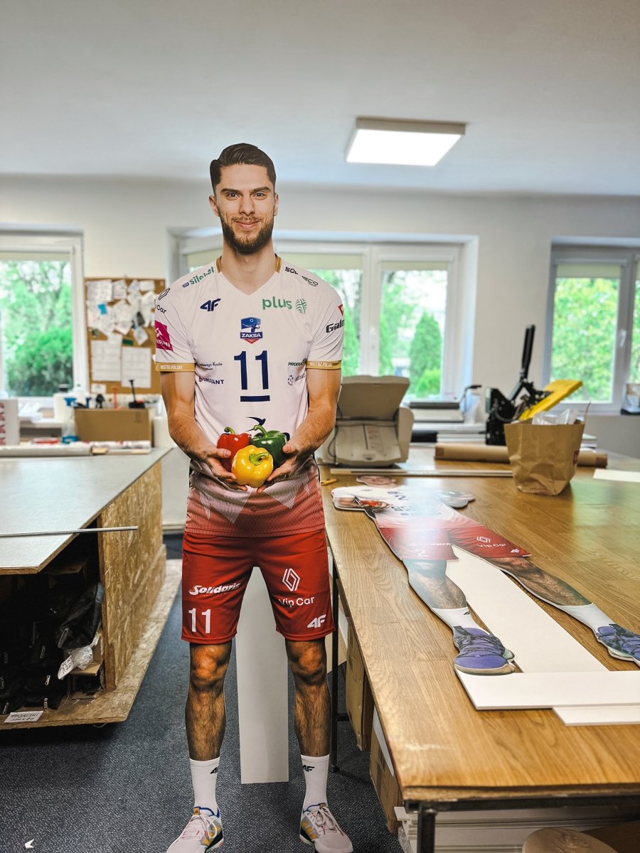 postac wycieta po obrysie